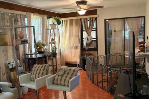 House in Port St. Lucie, Florida 3 bedrooms, 141.03 sq.m. № 2254380 - photo 9