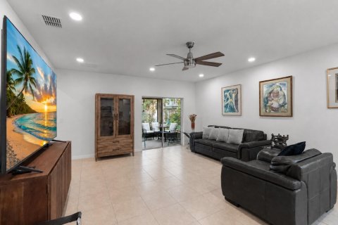 House in Port St. Lucie, Florida 3 bedrooms, 183.39 sq.m. № 2083504 - photo 24