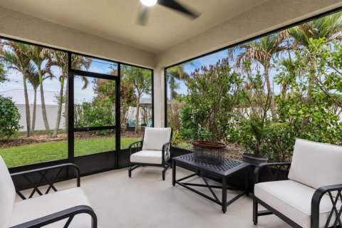 House in Port St. Lucie, Florida 3 bedrooms, 183.39 sq.m. № 2083504 - photo 25