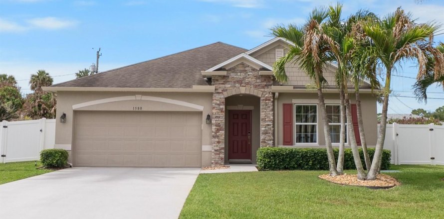 House in Port St. Lucie, Florida 3 bedrooms, 183.39 sq.m. № 2083504