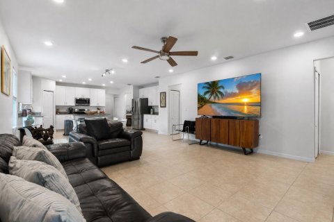House in Port St. Lucie, Florida 3 bedrooms, 183.39 sq.m. № 2083504 - photo 8