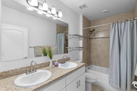 House in Port St. Lucie, Florida 3 bedrooms, 183.39 sq.m. № 2083504 - photo 17
