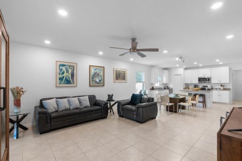 House in Port St. Lucie, Florida 3 bedrooms, 183.39 sq.m. № 2083504 - photo 7