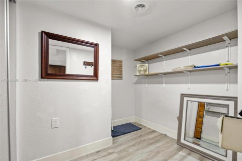 Купить кондоминиум в Майами, Флорида 1 спальня, 83.15м2, № 2045627 - фото 14