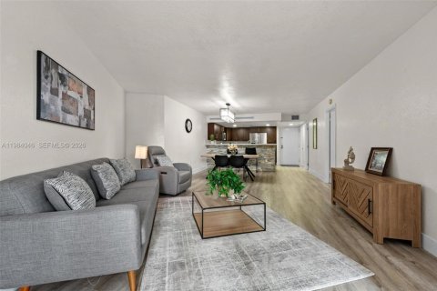 Купить кондоминиум в Майами, Флорида 1 спальня, 83.15м2, № 2045627 - фото 11