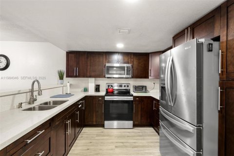 Купить кондоминиум в Майами, Флорида 1 спальня, 83.15м2, № 2045627 - фото 6