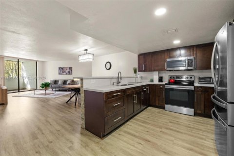 Купить кондоминиум в Майами, Флорида 1 спальня, 83.15м2, № 2045627 - фото 7