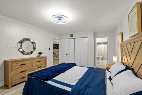 Купить кондоминиум в Майами, Флорида 1 спальня, 83.15м2, № 2045627 - фото 16