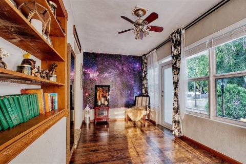 House in Hollywood, Florida 2 bedrooms, 121.42 sq.m. № 2012354 - photo 15