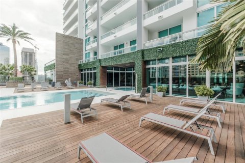 Condominio en alquiler en Miami, Florida, 1 dormitorio, 69.49 m2 № 1954384 - foto 2