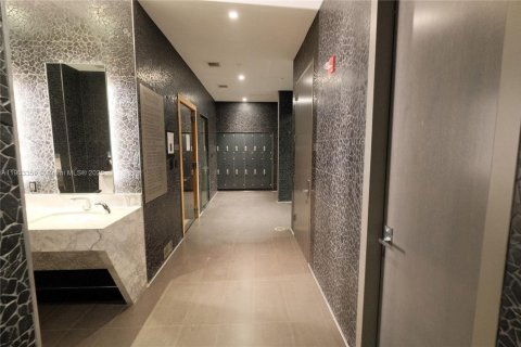 Condominio en alquiler en Miami, Florida, 1 dormitorio, 69.49 m2 № 1954384 - foto 5