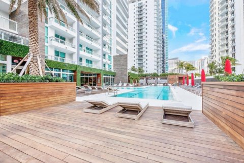 Condominio en alquiler en Miami, Florida, 1 dormitorio, 69.49 m2 № 1954384 - foto 16