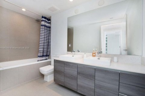Condominio en alquiler en Miami, Florida, 1 dormitorio, 69.49 m2 № 1954384 - foto 28