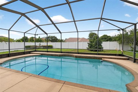 House in Auburndale, Florida 4 bedrooms, 244.8 sq.m. № 1911980 - photo 24