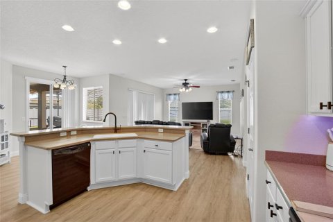 House in Auburndale, Florida 4 bedrooms, 244.8 sq.m. № 1911980 - photo 7