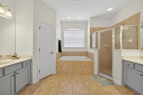 House in Auburndale, Florida 4 bedrooms, 244.8 sq.m. № 1911980 - photo 13