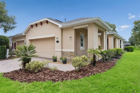 House in DeLand, Florida 2 bedrooms, 146.04 sq.m. № 2266898 - photo 2