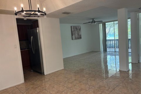 Copropriété à louer à Lauderhill, Floride: 1 chambre, 83.61 m2 № 2390045 - photo 10