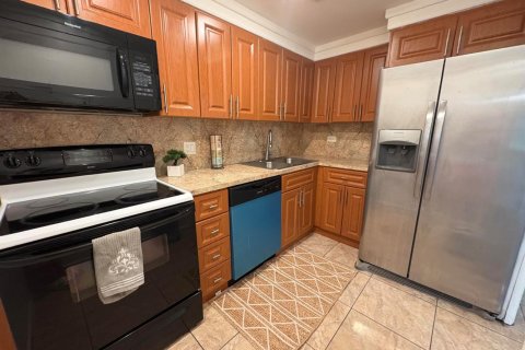 Copropriété à louer à Lauderhill, Floride: 1 chambre, 83.61 m2 № 2390045 - photo 4