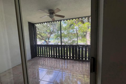 Copropriété à louer à Lauderhill, Floride: 1 chambre, 83.61 m2 № 2390045 - photo 14