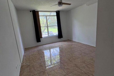 Copropriété à louer à Lauderhill, Floride: 1 chambre, 83.61 m2 № 2390045 - photo 11