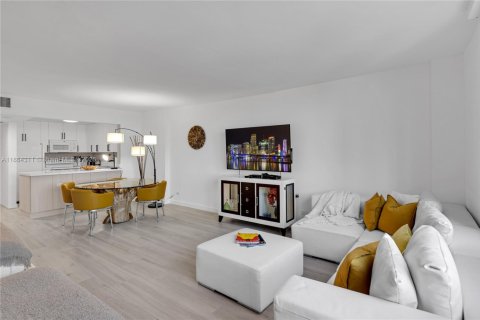 Copropriété à louer à Miami Beach, Floride: 61.32 m2 № 2194650 - photo 13