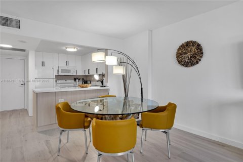 Copropriété à louer à Miami Beach, Floride: 61.32 m2 № 2194650 - photo 7