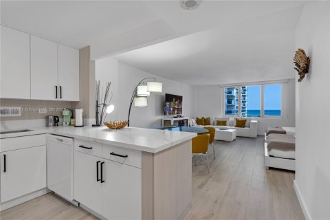 Copropriété à louer à Miami Beach, Floride: 61.32 m2 № 2194650 - photo 5