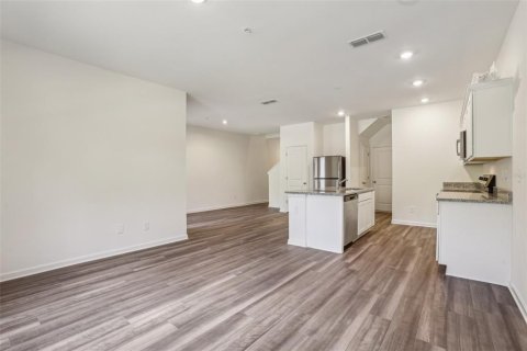 Touwnhouse à vendre à Kissimmee, Floride: 3 chambres, 163.88 m2 № 2299724 - photo 5