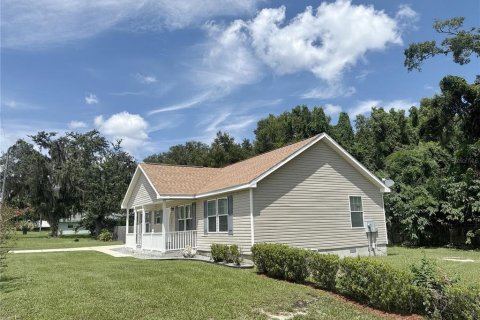 House in Lady Lake, Florida 3 bedrooms, 151.62 sq.m. № 1914453 - photo 15