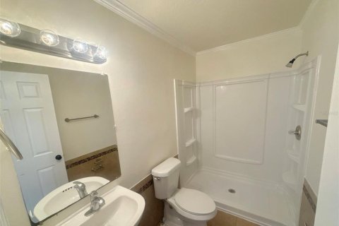 House in Lady Lake, Florida 3 bedrooms, 151.62 sq.m. № 1914453 - photo 12