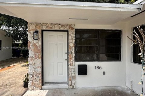 Propiedad comercial en venta en Miami, Florida, 176.14 m2 № 1790410 - foto 5