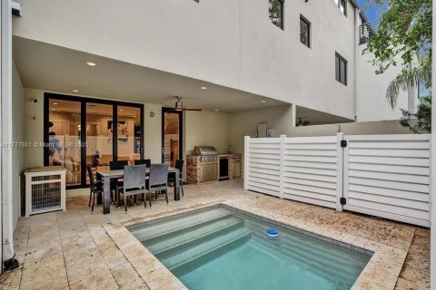 Townhouse in Fort Lauderdale, Florida 4 bedrooms, 301 sq.m. № 1862708 - photo 3