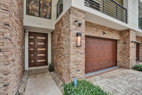 Adosado en venta en Fort Lauderdale, Florida, 4 dormitorios, 301 m2 № 1862708 - foto 12