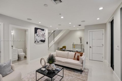 Townhouse in Fort Lauderdale, Florida 4 bedrooms, 301 sq.m. № 1862708 - photo 2