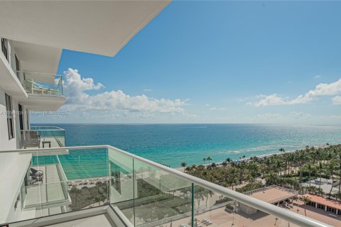 Copropriété à louer à Bal Harbour, Floride: 2 chambres, 180.42 m2 № 1863659 - photo 2