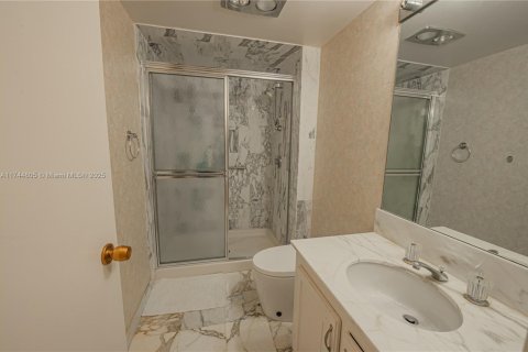 Copropriété à louer à Bal Harbour, Floride: 2 chambres, 180.42 m2 № 1863659 - photo 18