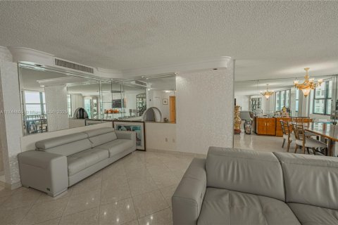 Copropriété à louer à Bal Harbour, Floride: 2 chambres, 180.42 m2 № 1863659 - photo 14