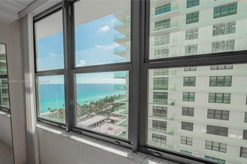 Copropriété à louer à Bal Harbour, Floride: 2 chambres, 180.42 m2 № 1863659 - photo 21