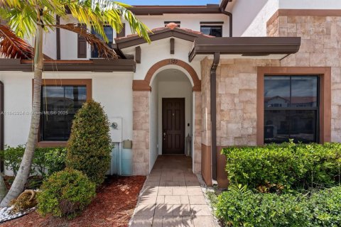 Townhouse in Hialeah, Florida 3 bedrooms, 123.75 sq.m. № 1852012 - photo 27