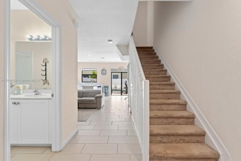 Townhouse in Hialeah, Florida 3 bedrooms, 123.75 sq.m. № 1852012 - photo 15