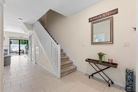 Townhouse in Hialeah, Florida 3 bedrooms, 123.75 sq.m. № 1852012 - photo 2