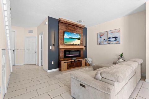 Townhouse in Hialeah, Florida 3 bedrooms, 123.75 sq.m. № 1852012 - photo 5