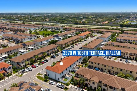 Townhouse in Hialeah, Florida 3 bedrooms, 123.75 sq.m. № 1852012 - photo 30