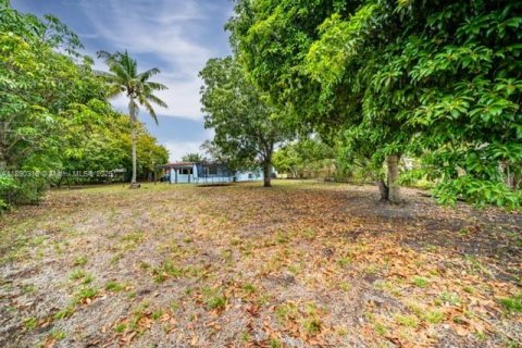 House in Miami Gardens, Florida 4 bedrooms, 176.24 sq.m. № 2015760 - photo 18