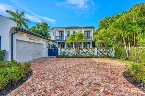 House in West Palm Beach, Florida 5 bedrooms, 392.14 sq.m. № 2399633 - photo 2