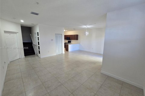 Снять в аренду кондоминиум в Майами, Флорида 2 спальни, 108.88м2, № 1998474 - фото 4