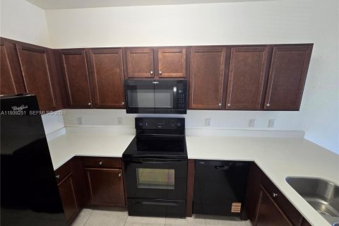 Снять в аренду кондоминиум в Майами, Флорида 2 спальни, 108.88м2, № 1998474 - фото 12