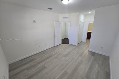 Снять в аренду кондоминиум в Майами, Флорида 2 спальни, 108.88м2, № 1998474 - фото 30