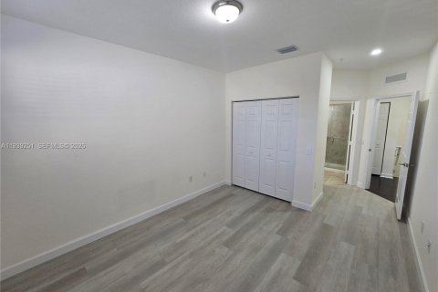 Снять в аренду кондоминиум в Майами, Флорида 2 спальни, 108.88м2, № 1998474 - фото 22